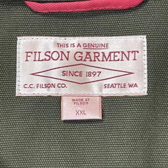 FILSON Short Cruiser Jacket. Size: XXL